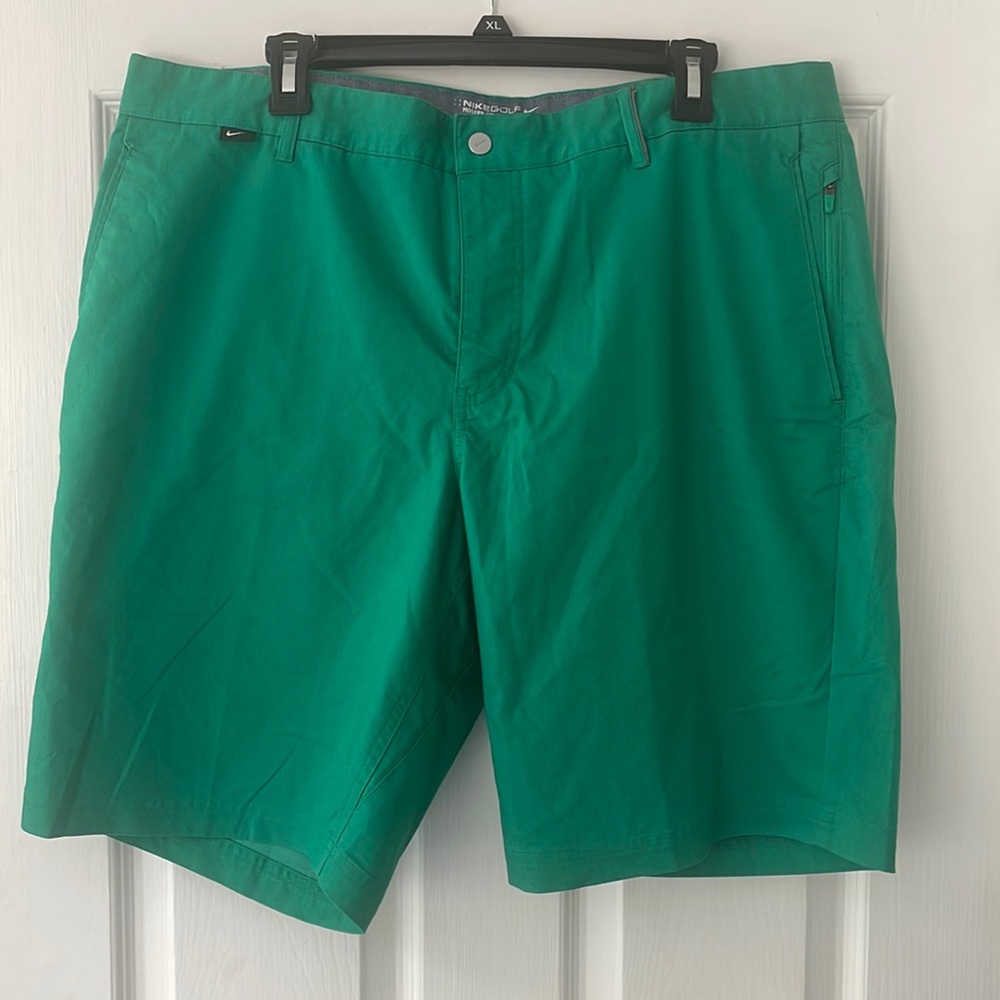 NWT Mens Nike Dri-Fit golf shorts